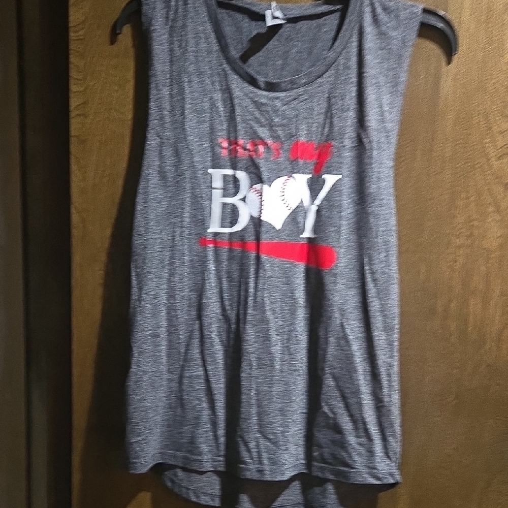 Gray Sleeveless Graphic Tank Top